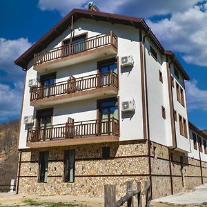 Family Hotel Lilium Kirkovo (Kardzhali) Exterior photo