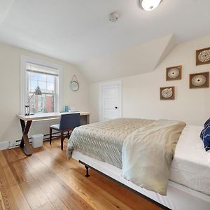 5Br 2Bh Bright & Spacious Apt In Brighton Boston Exterior photo