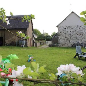 La Lavandiere La Chapelle-au-Riboul Exterior photo