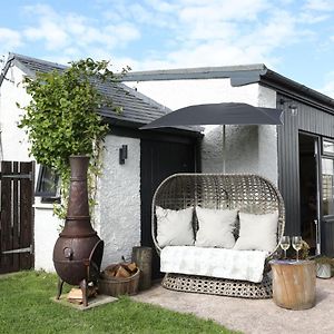 Garden Studio In Biggar Exterior photo