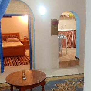 Comfortable Apartment Near Central Tunis With Terrace Tunes Exterior photo