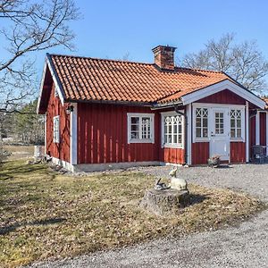 Cozy Home In Soederkoeping With Kitchen Soderkoping Exterior photo