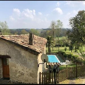 Les Gites Du Hameau Avec Piscine Castelnau-sur-Gupie Exterior photo