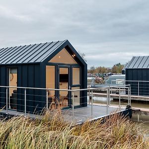 Tattenhall Marina Floating Pods Hargrave Exterior photo