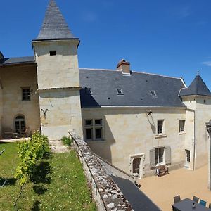 Logis Escale Vue Loire, Piscine Semi-Troglodyte Treves-Cunault Exterior photo