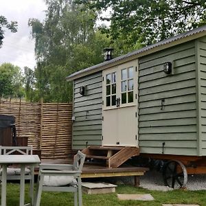 Romantic Shepherds Hut With Stunning Sunsets Hollingbourne Exterior photo