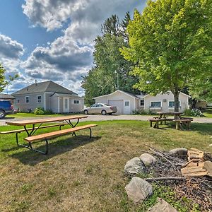 Charming Tiny Cottage 5 With Crooked Lake Access! Alanson Exterior photo