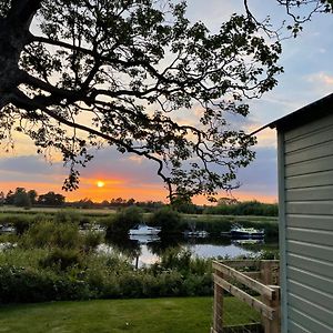 The Hut By The River York Exterior photo