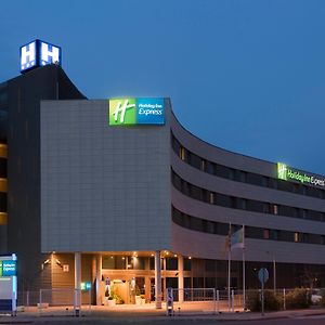 Holiday Inn Express Molins De Rei, An Ihg Hotel Molins de Rei Exterior photo