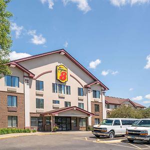 Super 8 By Wyndham Bloomington/Airport Exterior photo