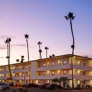 Super 8 By Wyndham Santa Barbara/Goleta Exterior photo