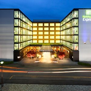 Holiday Inn Express Zuerich Airport, An Ihg Hotel Rümlang Exterior photo