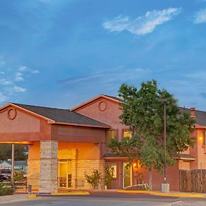 Super 8 By Wyndham Belen Nm Exterior photo