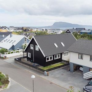 3BR - Townhouse - Free Parking - Tórshavn Exterior photo