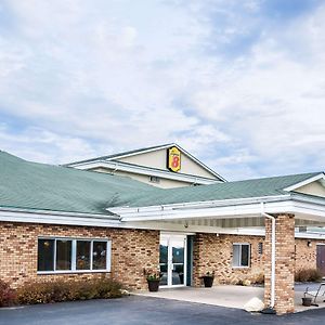 Super 8 By Wyndham Osseo Wi Exterior photo