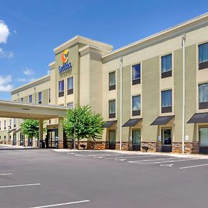 Comfort Inn & Suites Lynchburg Airport - University Area Exterior photo