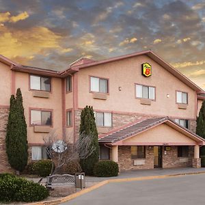 Super 8 By Wyndham Kingman Exterior photo