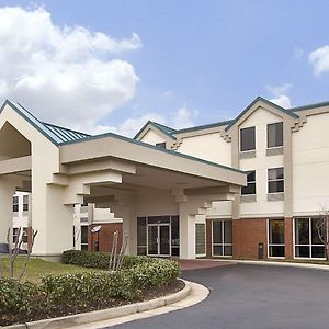 Days Inn & Suites By Wyndham Ridgeland Exterior photo