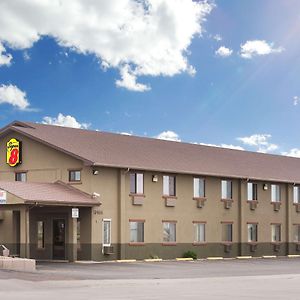 Super 8 By Wyndham Colby Exterior photo