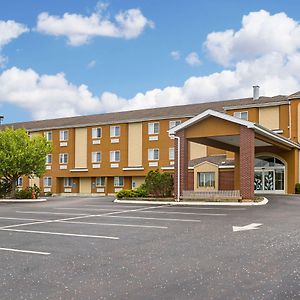 Sleep Inn & Suites Niantic Exterior photo