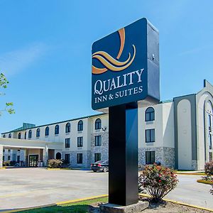 Quality Inn & Suites Near Tanger Outlet Mall Gonzales Exterior photo