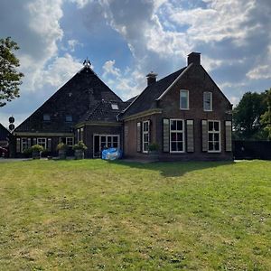 Prijs Gunstig Kamerverhuur, Op Karakteristieke Paarden Boerderij Aan De Rand Van Dokkum Exterior photo