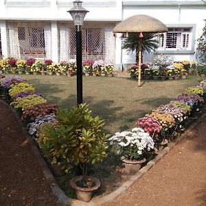 Nibhriti Guest House Bolpur Exterior photo