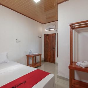 Reddoorz Syariah Near Jakabaring Sport City Palembang Palimbão Exterior photo