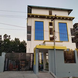 Abuzz Oxfordcaps Agrasen Boys Hostel, Dehradun Exterior photo