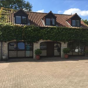 The Old Coach House At Byre House Coalpit Heath Exterior photo