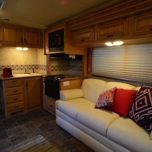 Luxury American Rv With Hot Tub West Chiltington Exterior photo