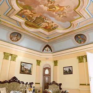 Luxusní apartmán s empírovými freskami v centru Čáslavi Cáslav Exterior photo