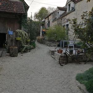 Gite Des Remparts Bèze Exterior photo