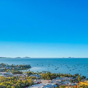 Executive Whitsunday Penthouse At 40 Reflections Airlie Beach Exterior photo