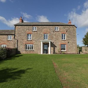 Pentwyn Farm Raglan Exterior photo