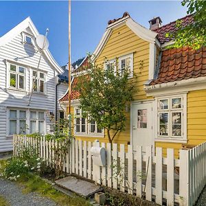 Charming Bergen House, Rare Historic House From 1779, Whole House Exterior photo