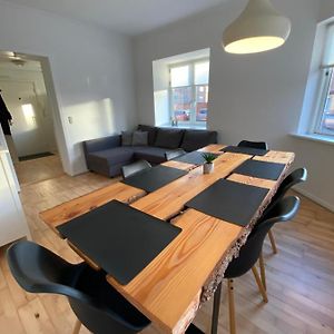 Central Apt With Parking Possibility, Netflix & Near Aarhus Attractions Exterior photo