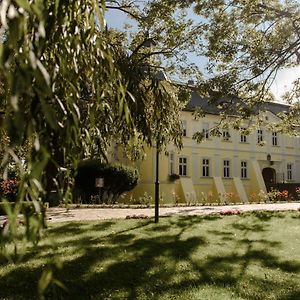 Hotel Zamek Chalupki Exterior photo