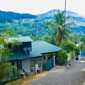 Jayathma Guest Peradeniya Exterior photo