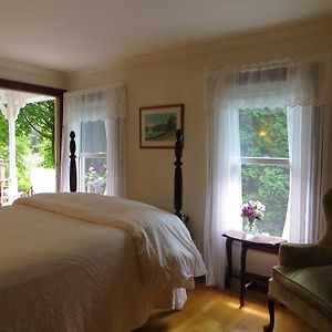 Atlantic Ark Inn Boothbay Harbor Room photo