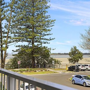 Nelson Point Unit 2 Golden Beach Qld Exterior photo