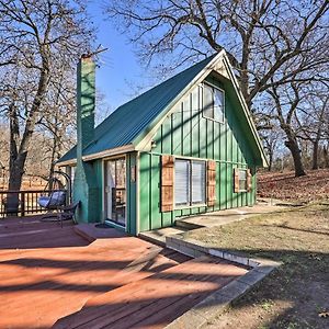 Lakefront Grove Getaway With Dock And Pool Access! Exterior photo