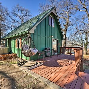 Lakefront Grove Cabin With Shared Boat Dock And Pool Exterior photo