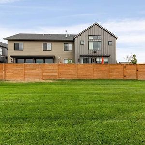 Luxury Townhome On The Park With Bridger Mtn Views Bozeman Exterior photo