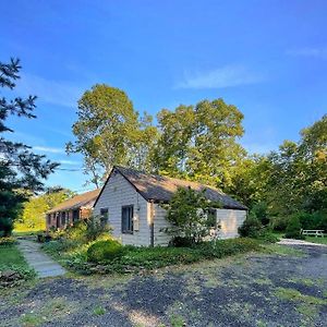 Cozy Ranch By The Trail & Sleeping Giant Hamden Exterior photo