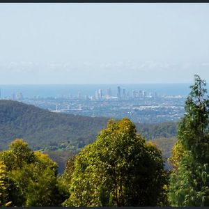 Spectacular Gold Coast Skyline Views Mount Tamborine Exterior photo