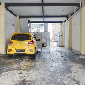 Oyo Life 92087 Griya Nurainy Pasuruan Exterior photo