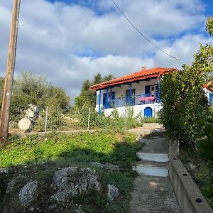 Villa Vrachos - Uriges Steinhaus - Vráchos Exterior photo