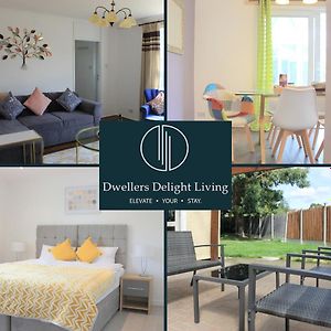 Dwellers Delight Living Ltd Serviced Accommodation, Chigwell, London 3 Bedroom House, Upto 7 Guests, Free Wifi & Parking Londres Exterior photo
