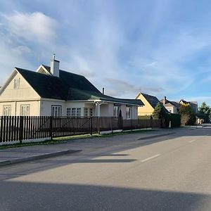 Cozy Apartment In Karmelava Karmėlava Exterior photo